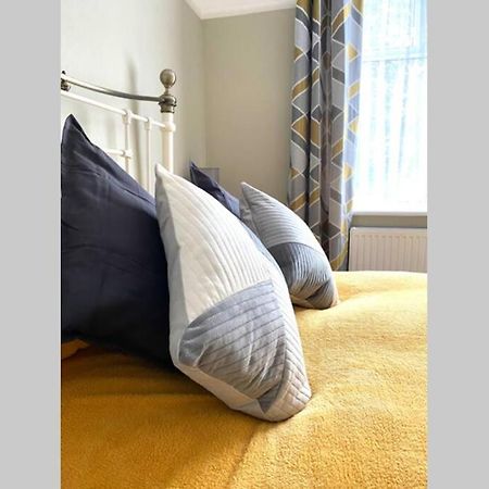 Spacious 2 Bed Apt Sleeps 4 Near Bournemouth Beach Dış mekan fotoğraf