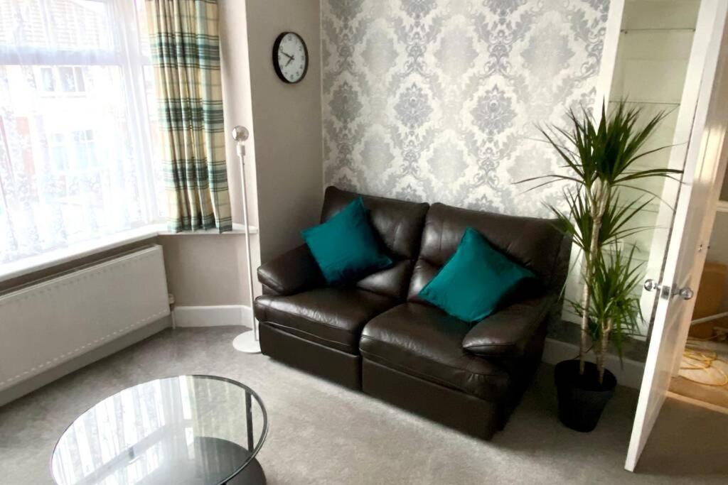 Spacious 2 Bed Apt Sleeps 4 Near Bournemouth Beach Dış mekan fotoğraf