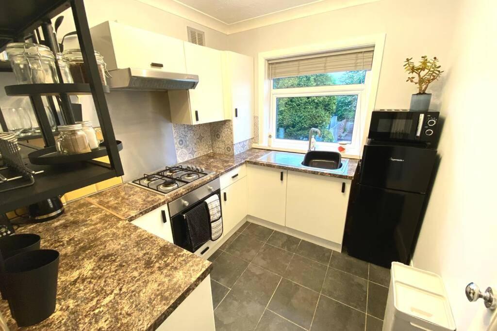 Spacious 2 Bed Apt Sleeps 4 Near Bournemouth Beach Dış mekan fotoğraf